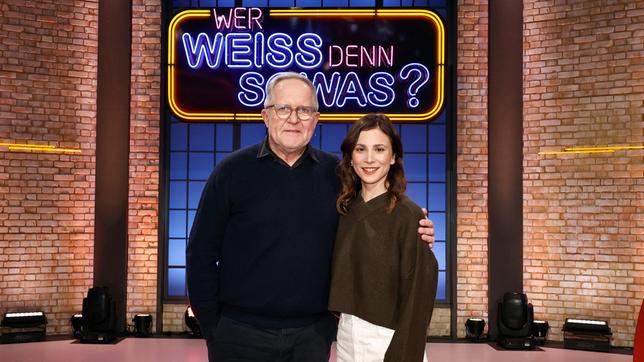 Heute als Kandidat:innen zu Gast bei "Wer weiß denn sowas?": Schauspieler Harald Krassnitzer und Schauspielerin Aylin Tezel.